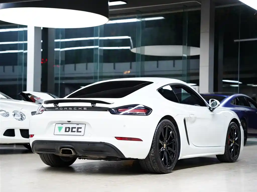 Porsche 718 2020 Cayman 2.0T