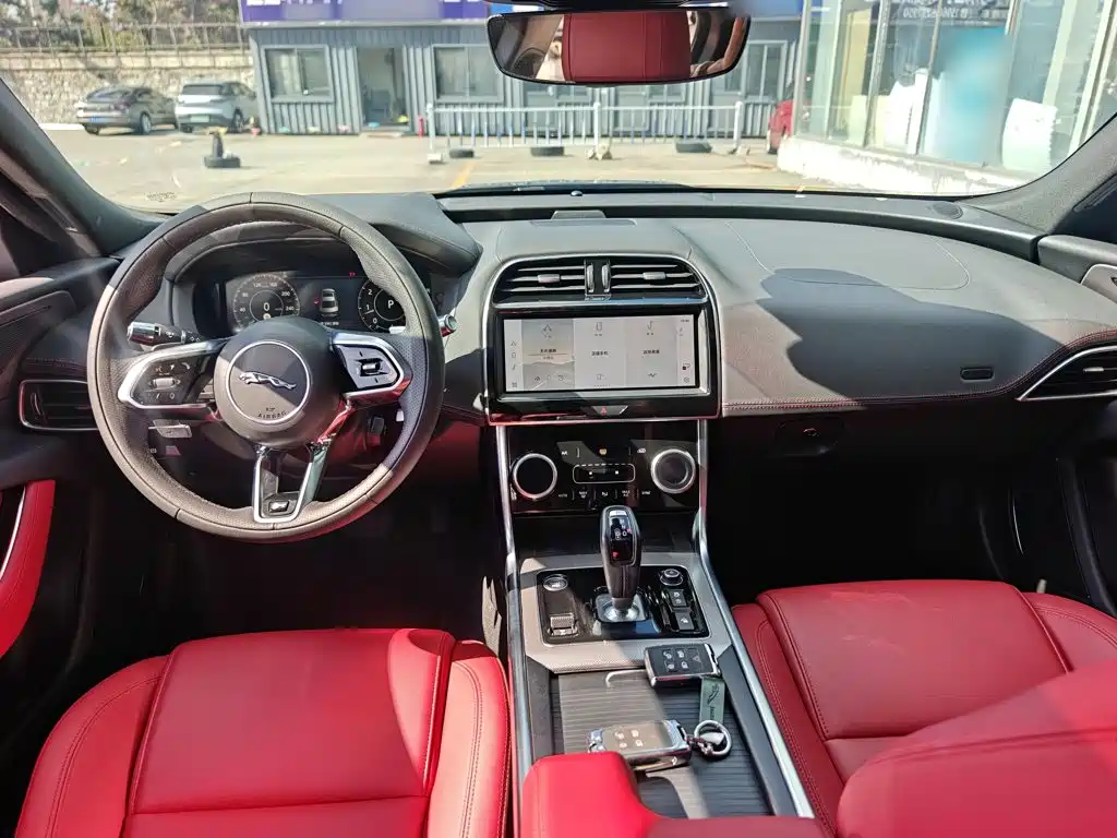 Jaguar XEL — миниатюра 10