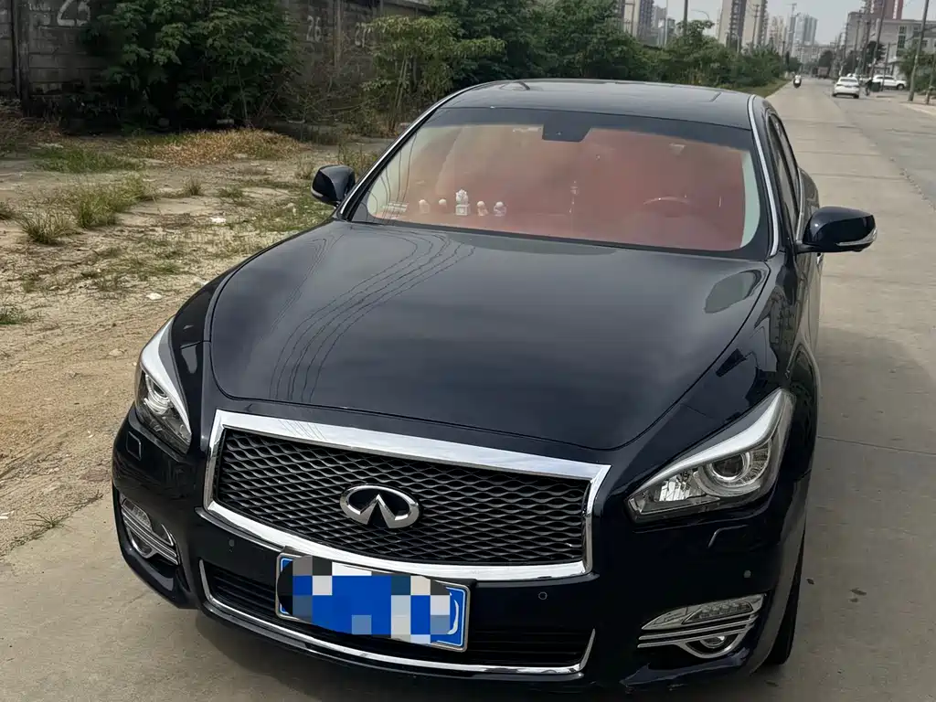 Infiniti Q70 2018