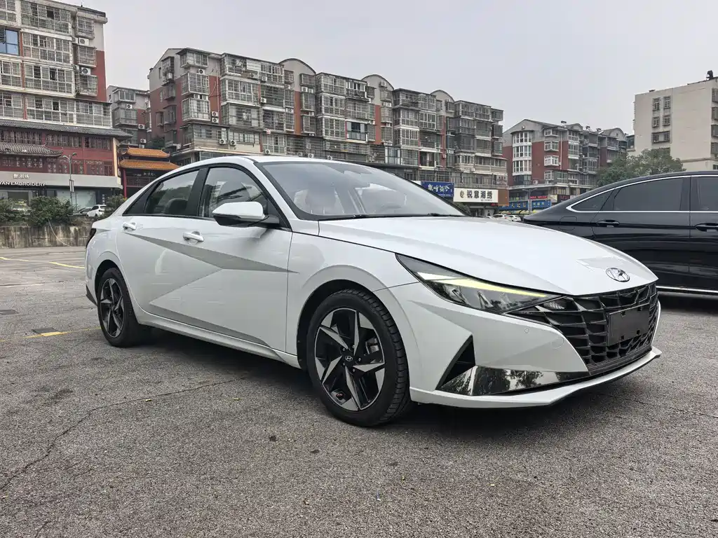 Hyundai Elantra — миниатюра 3