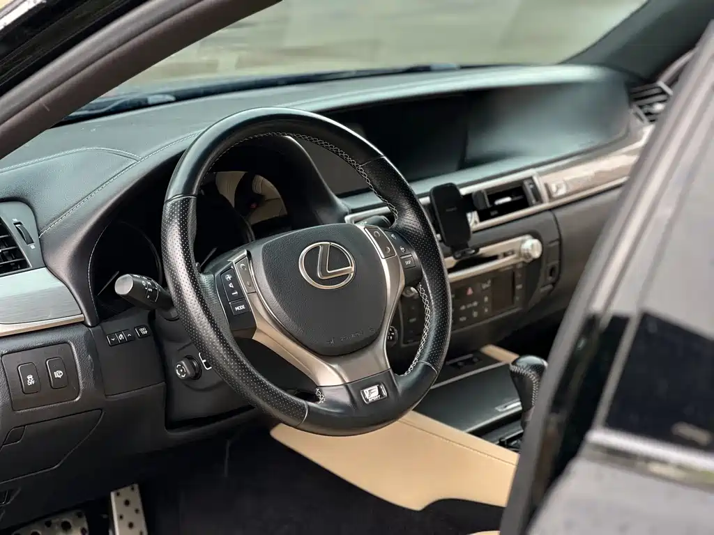 Lexus GS — миниатюра 21
