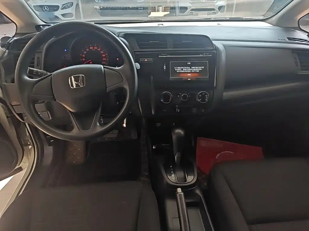 Honda Fit — миниатюра 10