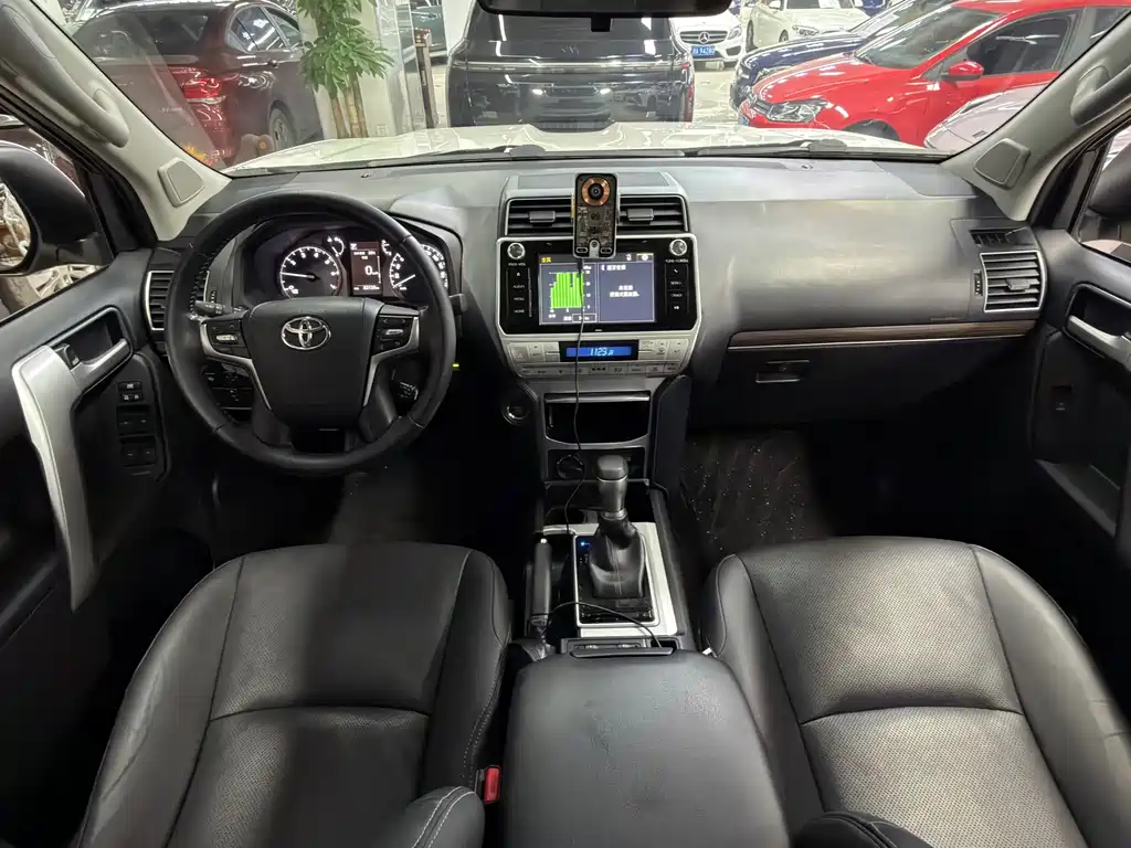Toyota Prado — миниатюра 9