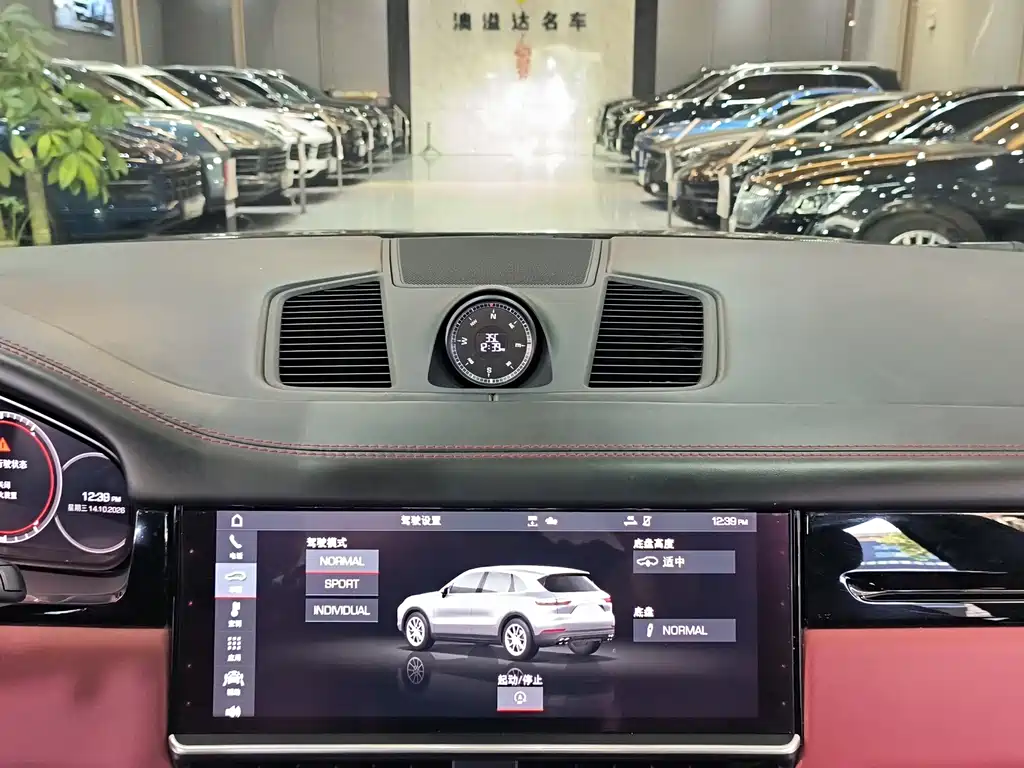 Porsche Cayenne — миниатюра 14