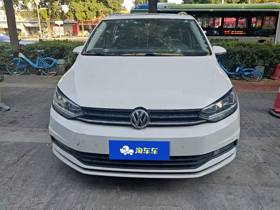 Volkswagen Touran — миниатюра 2