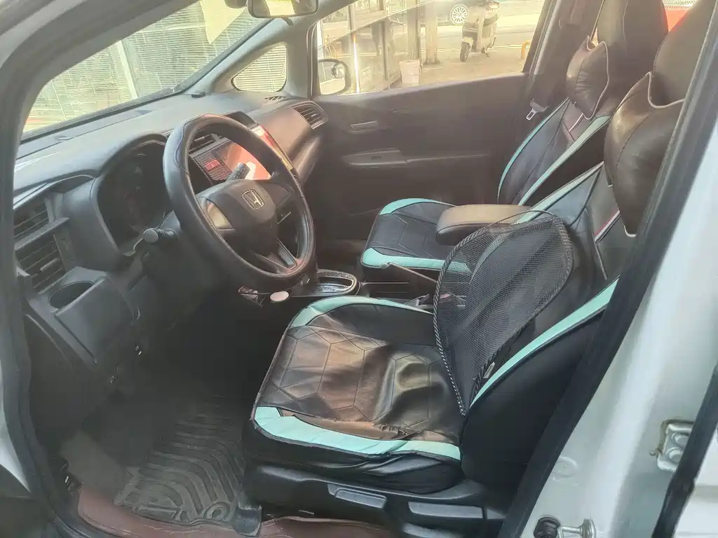 Honda Fit — миниатюра 5