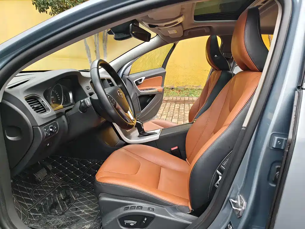 Volvo S60 — миниатюра 9