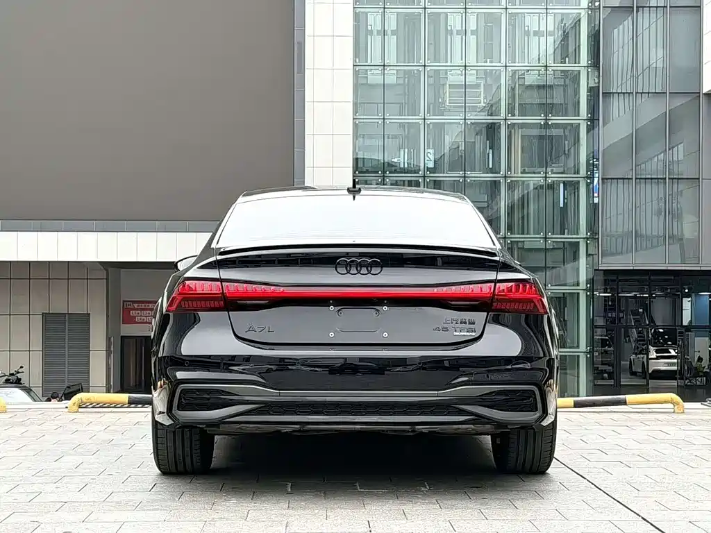 Audi A7L 2024 45 TFSI Luxury