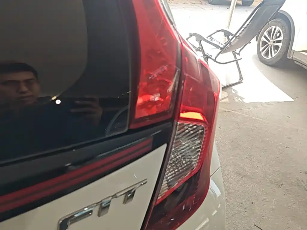Honda Fit — миниатюра 8