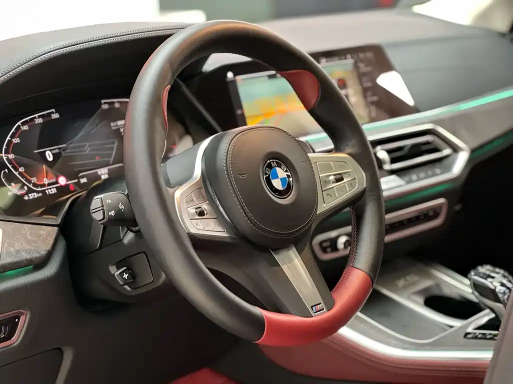 BMW X5 2022 xDrive 30Li Premium M Sport