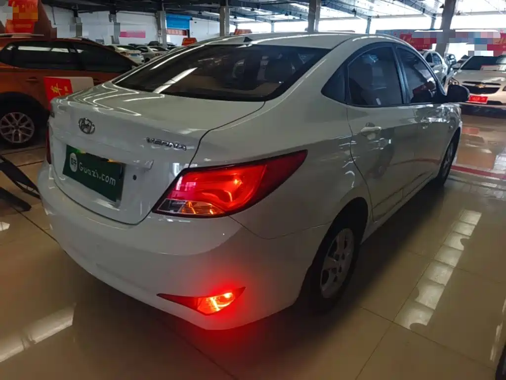 Hyundai Verna — миниатюра 7