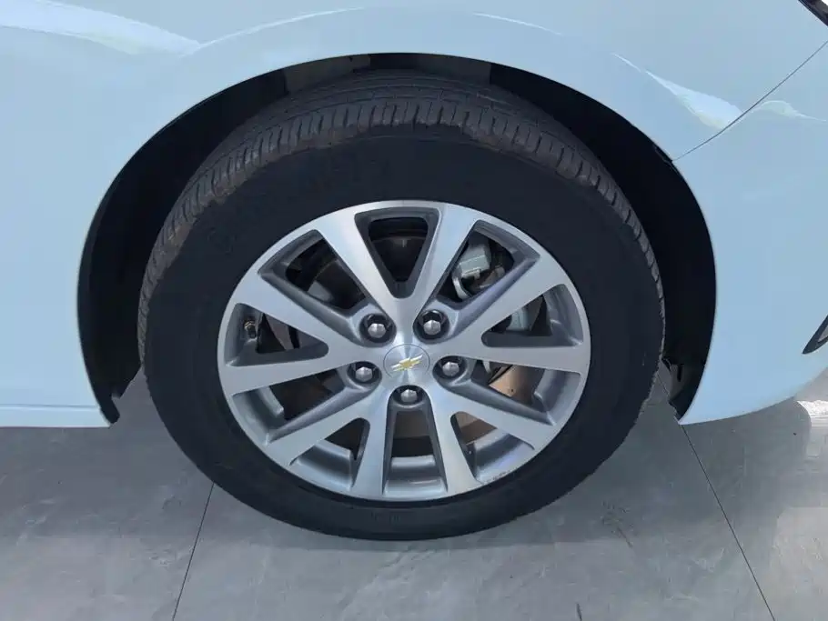 Chevrolet Malibu — миниатюра 6