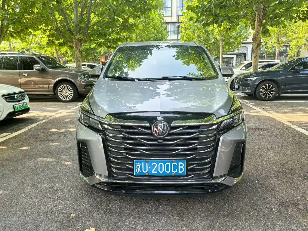 Buick GL8 — миниатюра 2