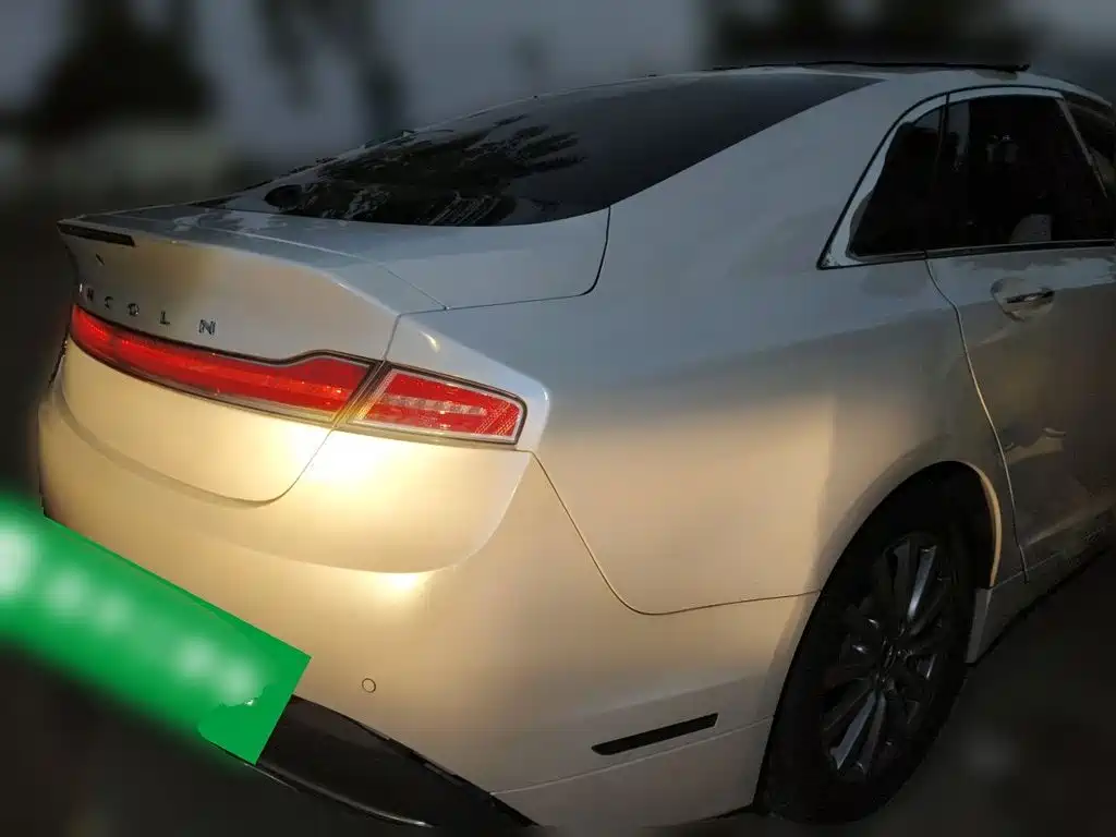 Lincoln MKZ — миниатюра 4