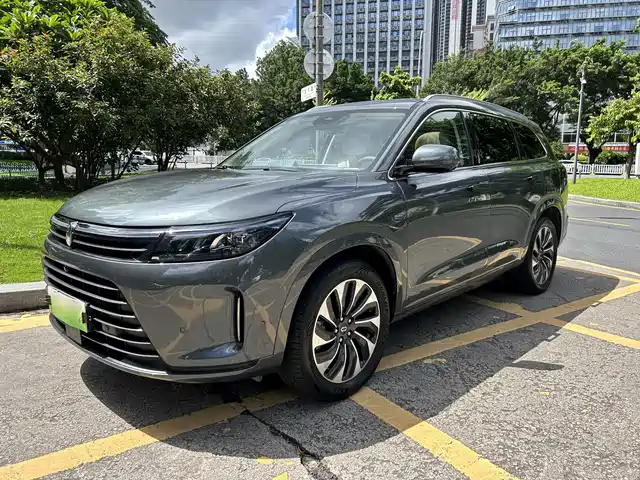 2023 Huawei M7