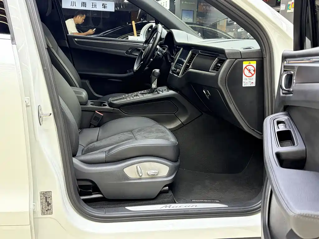 Porsche Macan — миниатюра 17