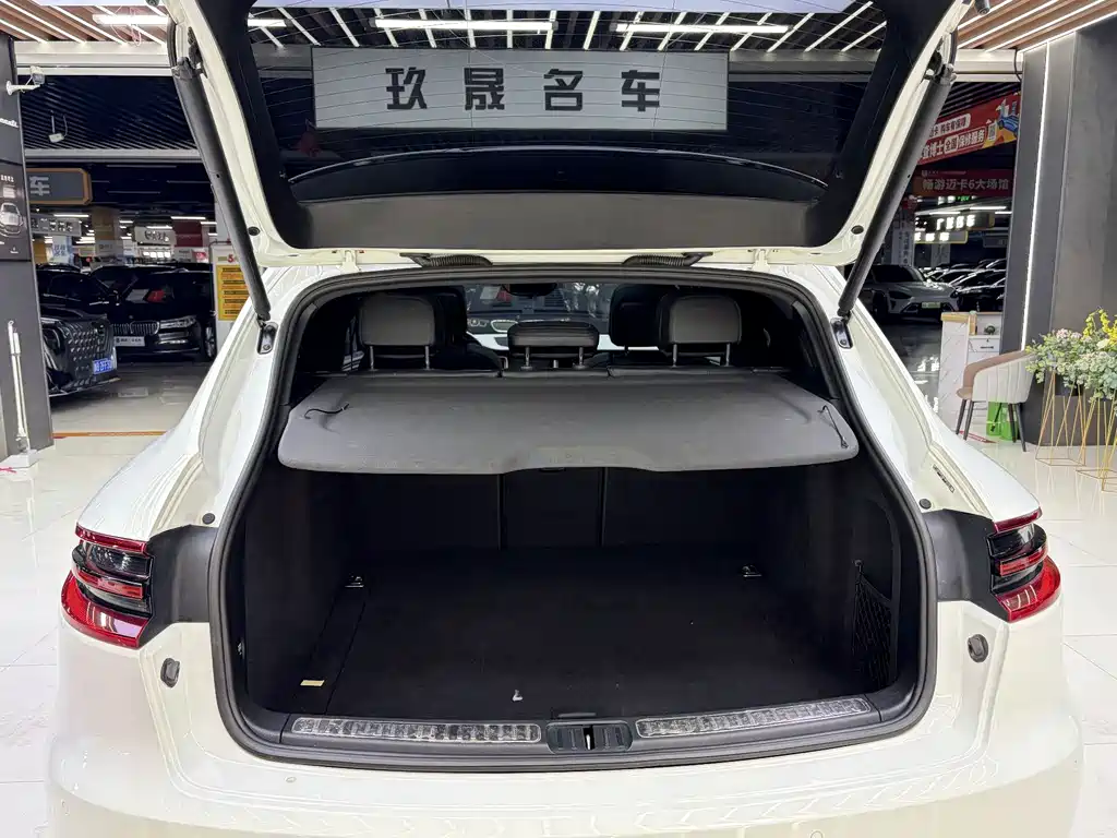 Porsche Macan — миниатюра 10
