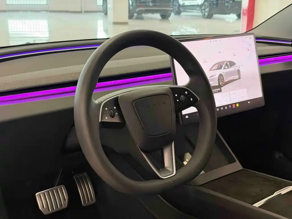Tesla Model 3 — миниатюра 11