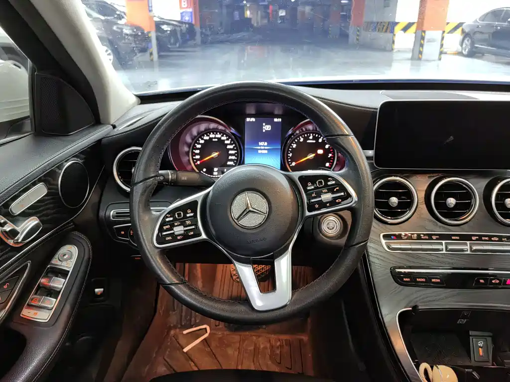 Mercedes-Benz C-Class — миниатюра 6
