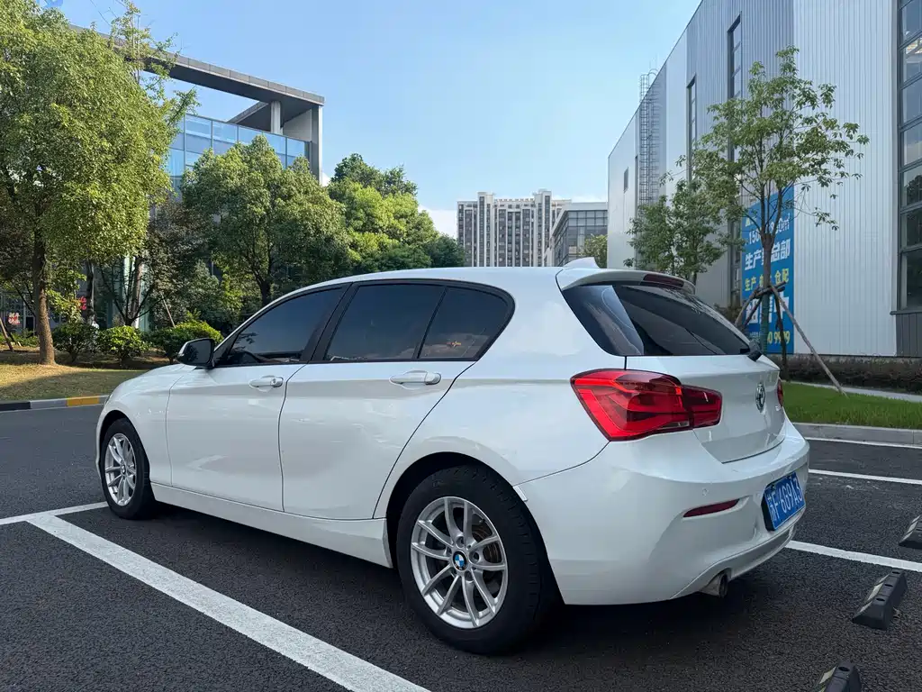 BMW 1 Series (Import) — миниатюра 6