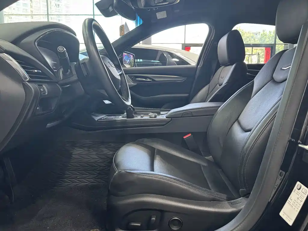 Cadillac CT5 — миниатюра 7