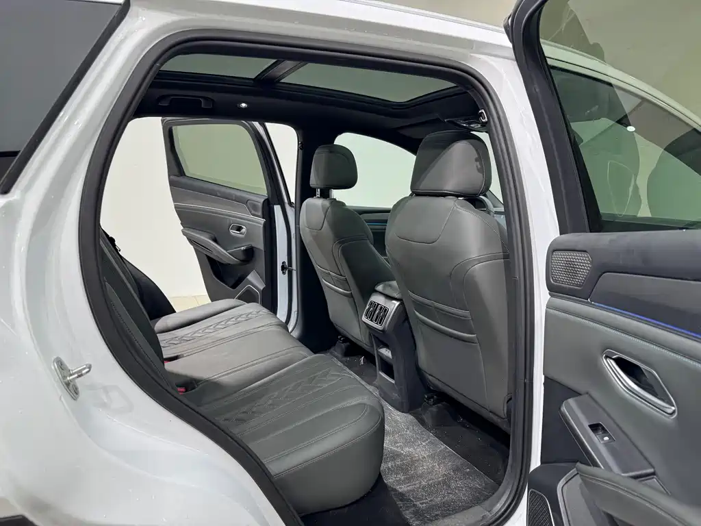 BYD L DM-i — миниатюра 9