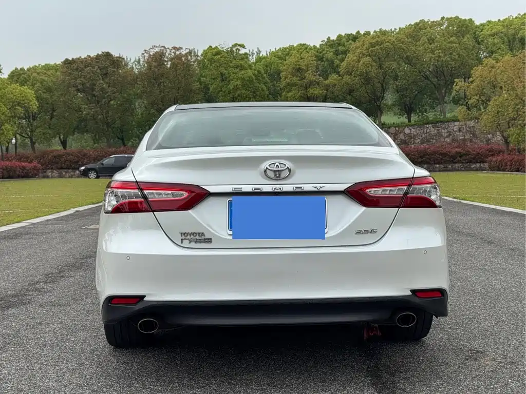 Toyota Camry — миниатюра 4