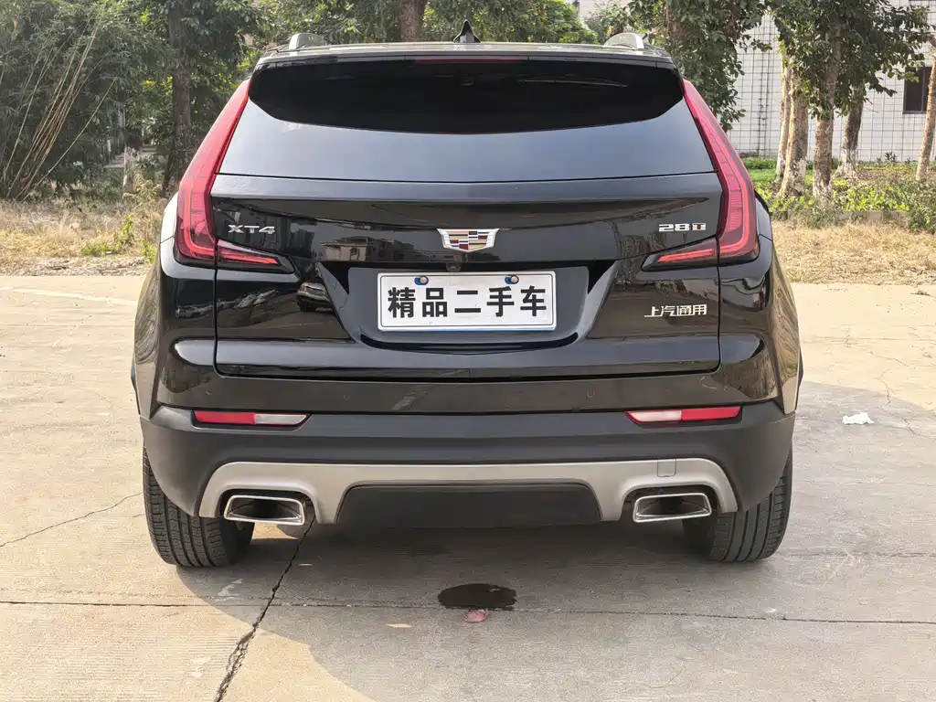 CADILLAC XT4
