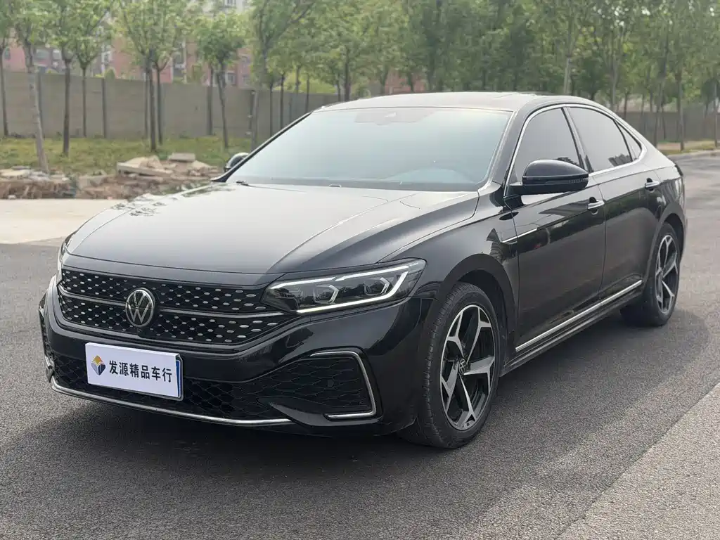Volkswagen Passat 2023