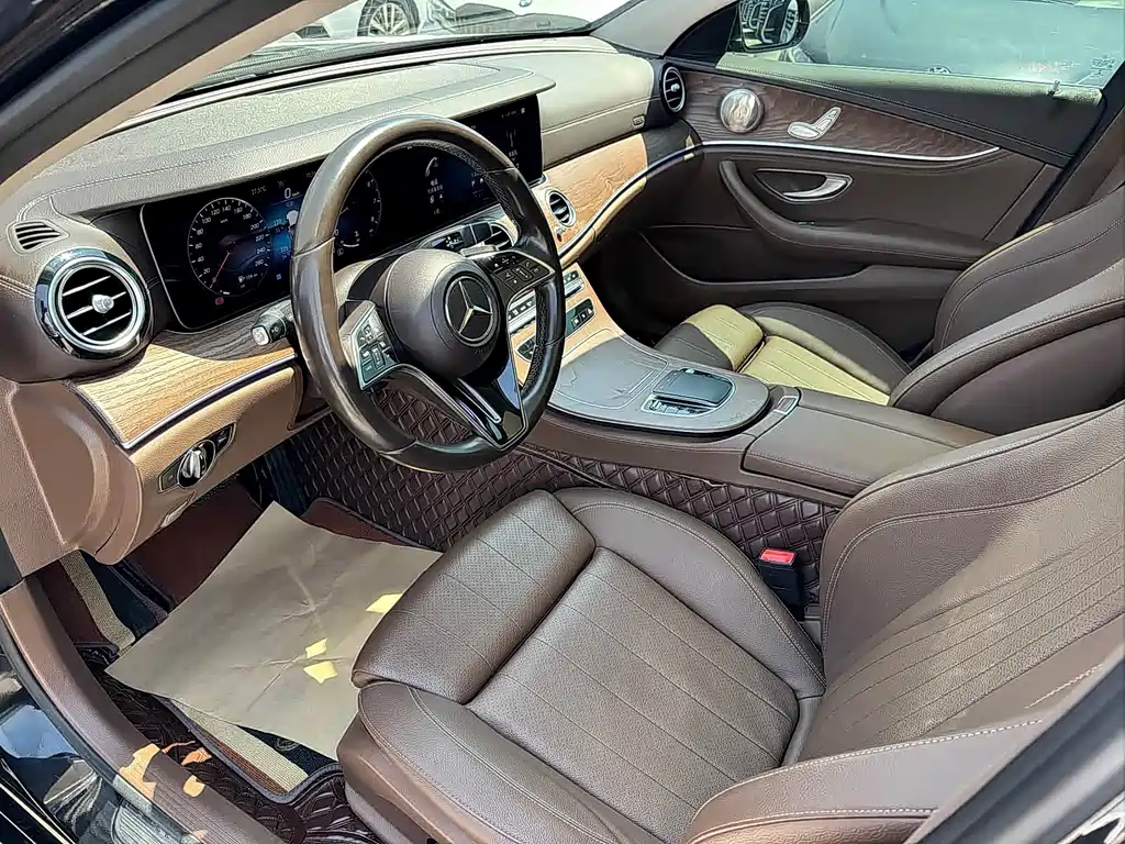 Mercedes-Benz E-Class — миниатюра 12