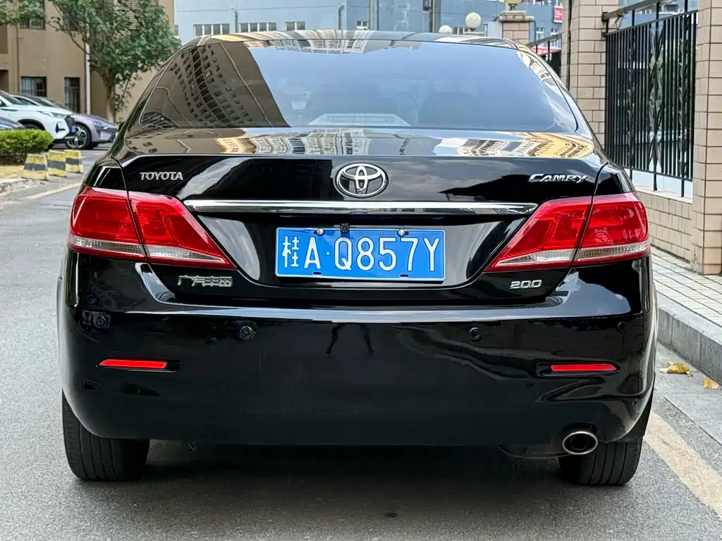 Toyota Camry — миниатюра 4