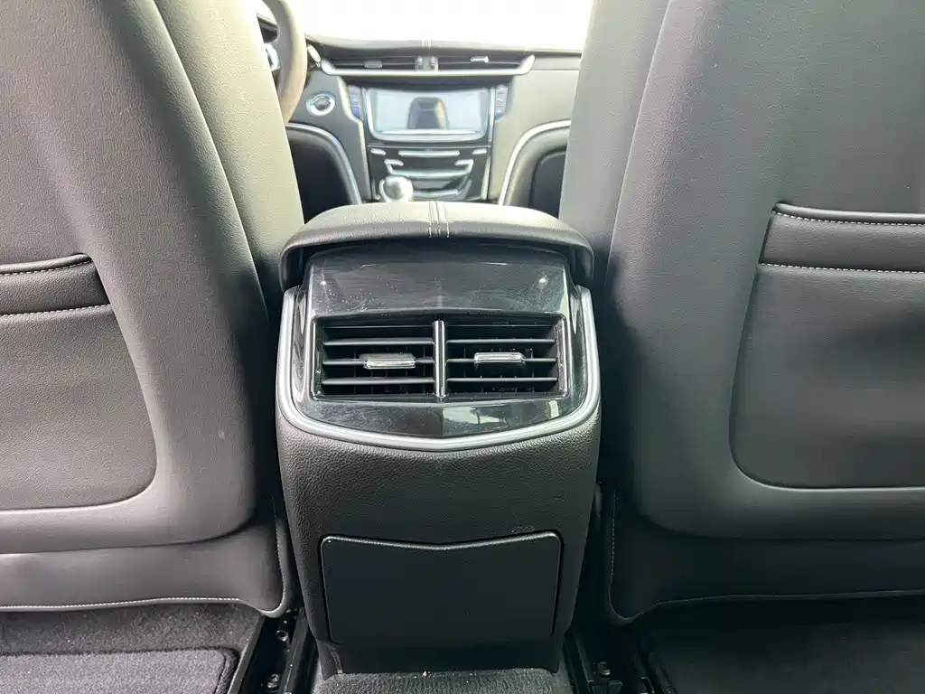 Cadillac XTS — миниатюра 13