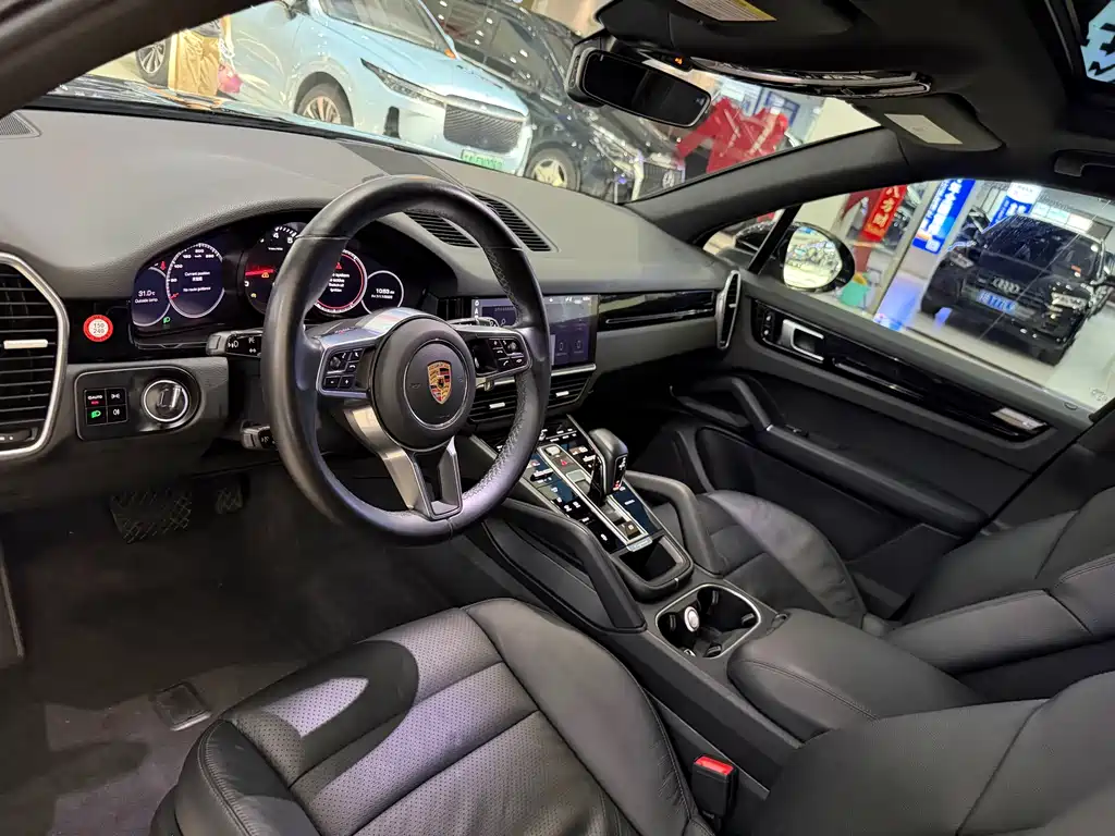 Porsche Cayenne — миниатюра 6