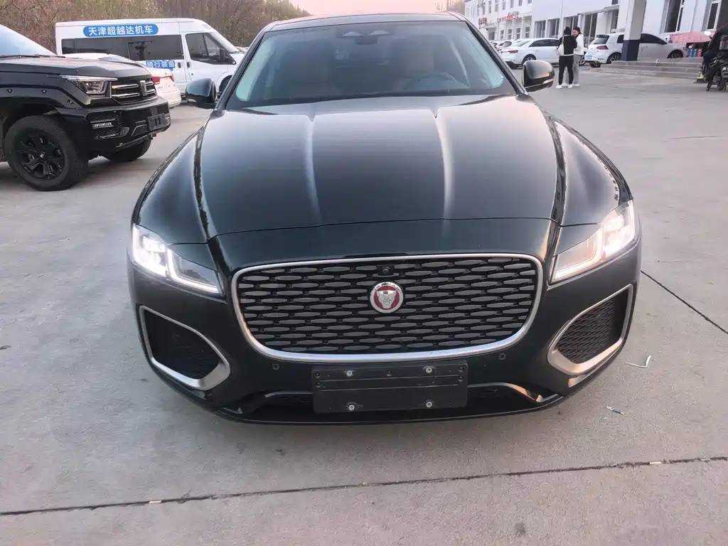 Jaguar XFL — миниатюра 8
