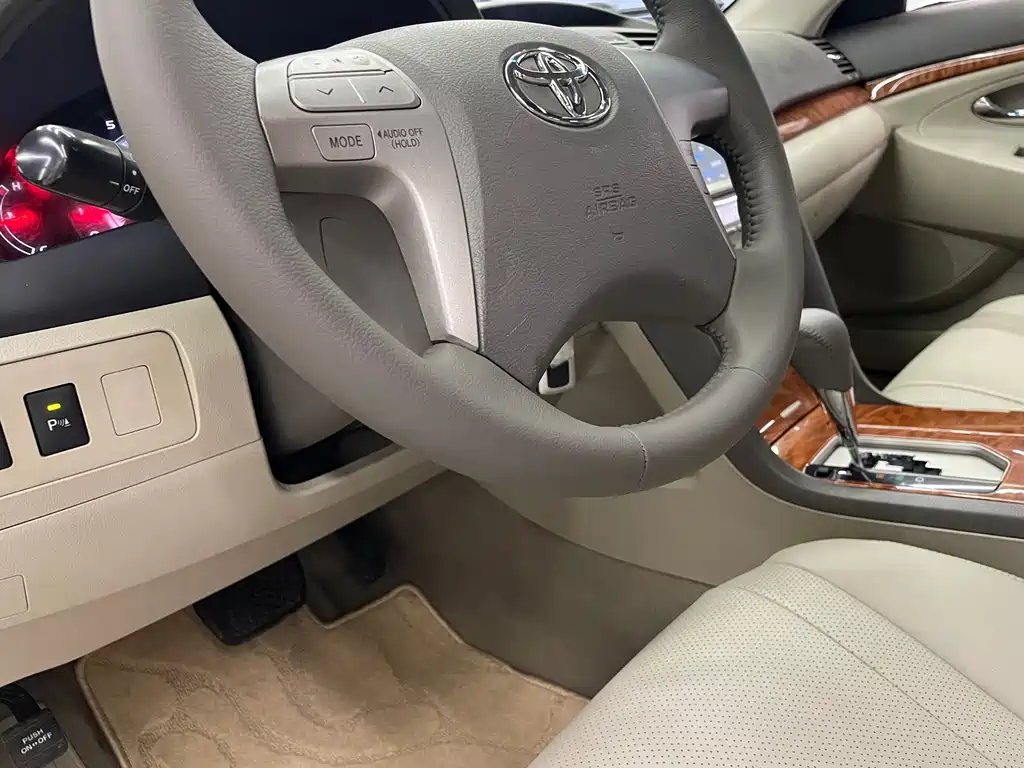 Toyota Camry — миниатюра 16