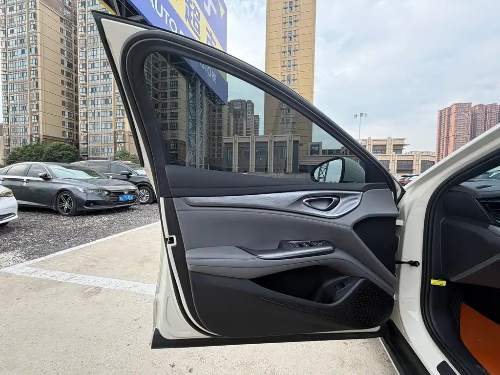 BYD Seal — миниатюра 16