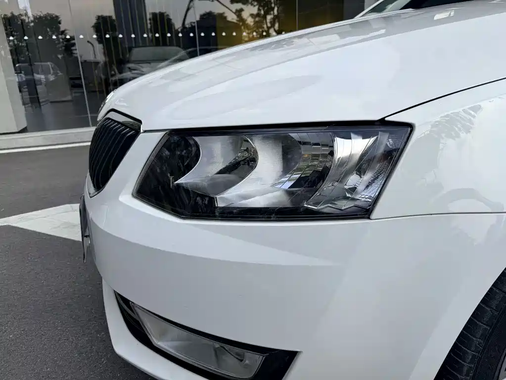 Skoda Octavia — миниатюра 9