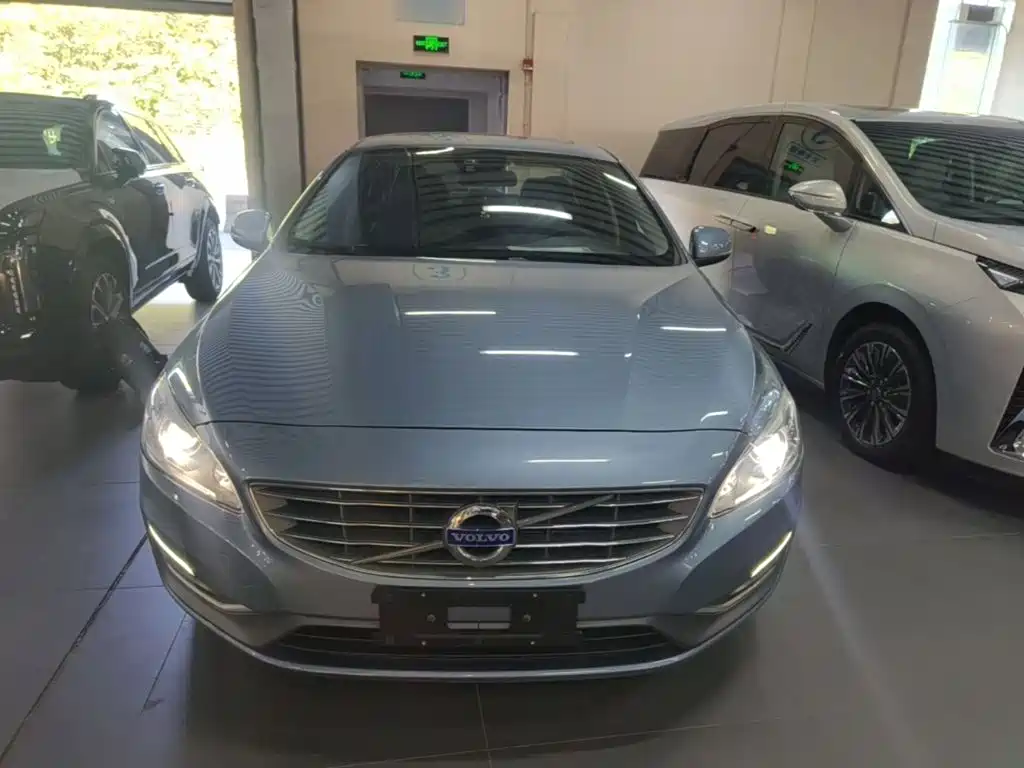 Volvo S60 — миниатюра 3