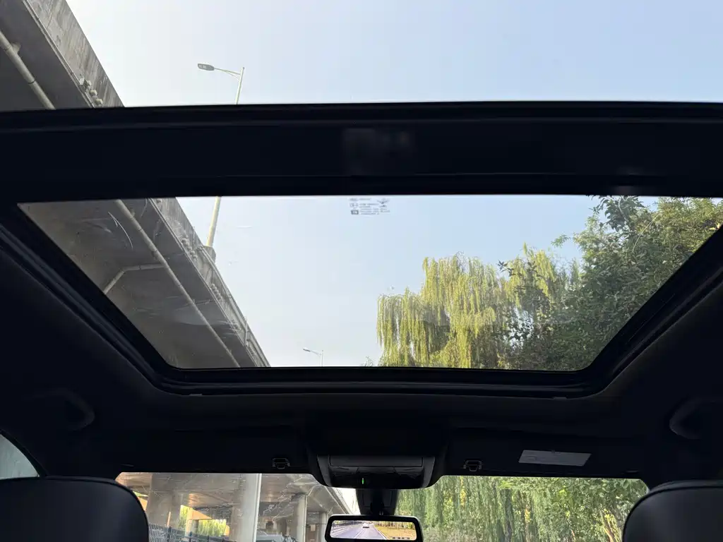 Cadillac XT4 — миниатюра 13