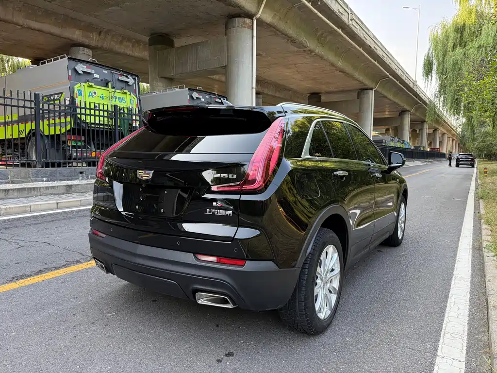 Cadillac XT4 — миниатюра 5