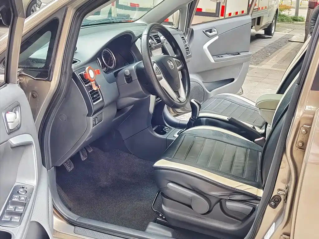 Suzuki Liana A6 — миниатюра 7