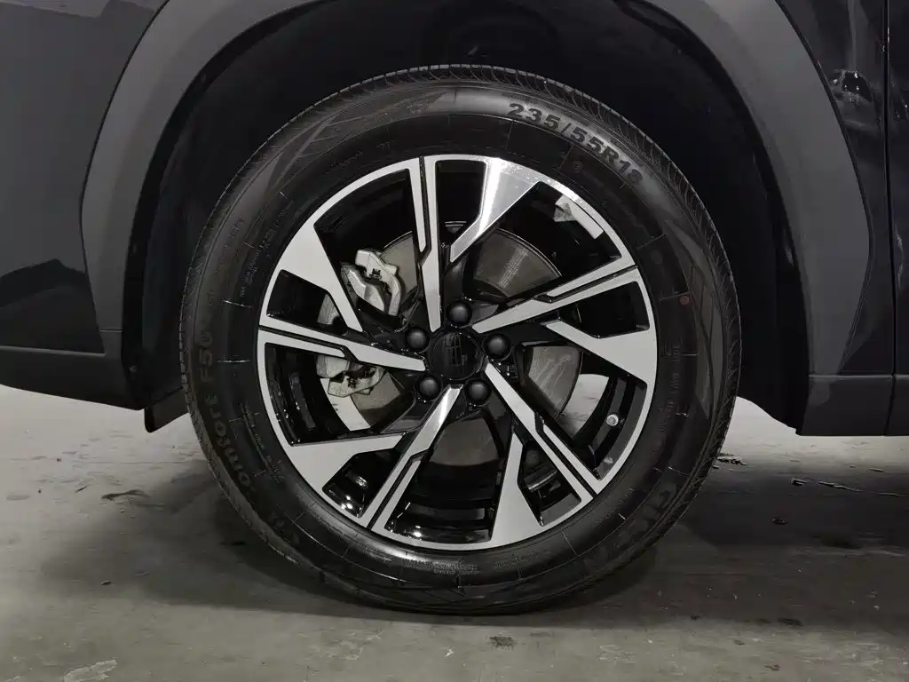 Geely Boyue L — миниатюра 17
