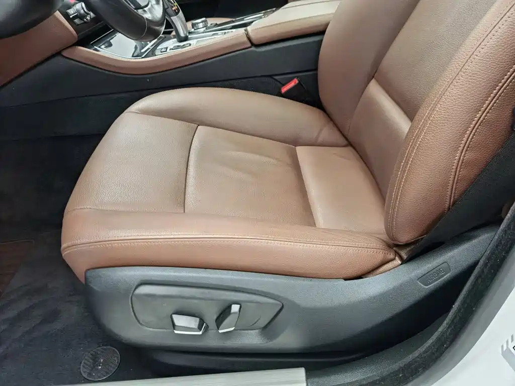 BMW 5 Series — миниатюра 20