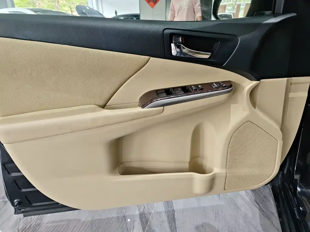 Toyota Camry 2015 2.0E Elite