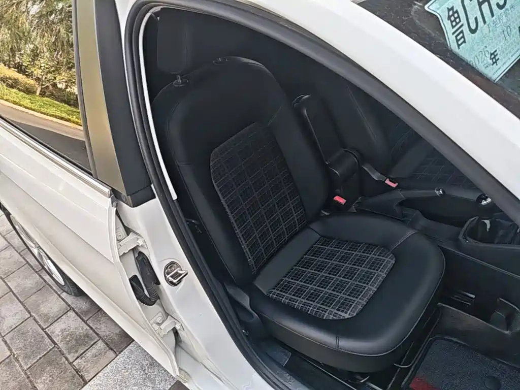 Volkswagen Jetta — миниатюра 25
