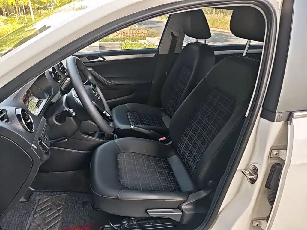 Volkswagen Jetta — миниатюра 15
