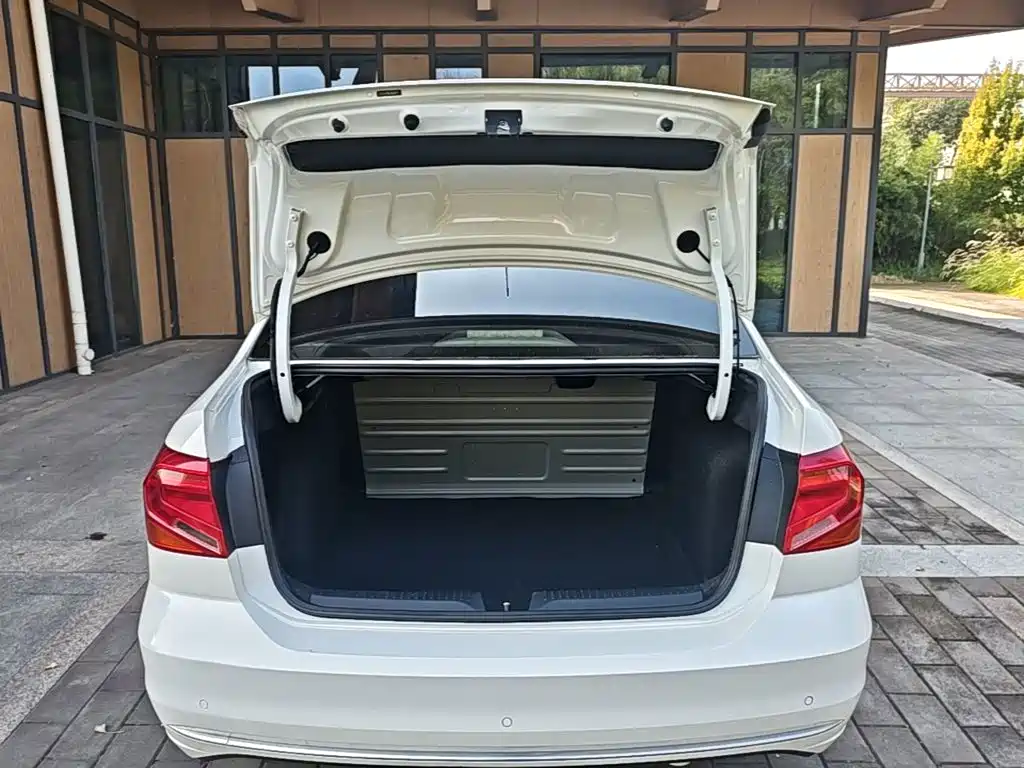 Volkswagen Jetta — миниатюра 19