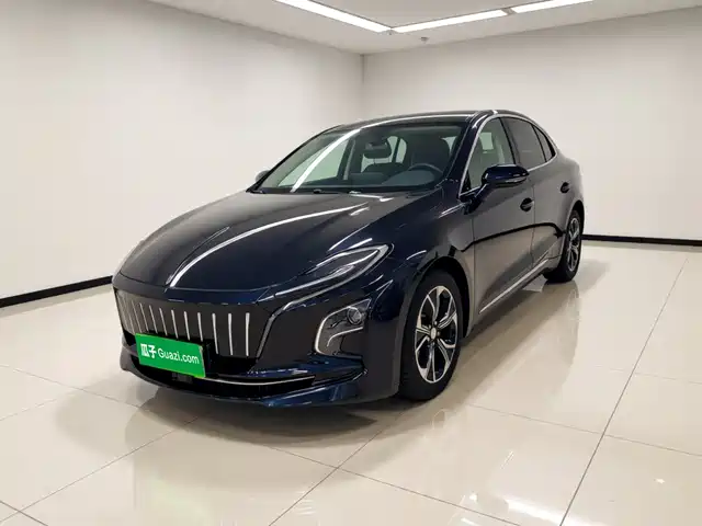 Hongqi E-QM5