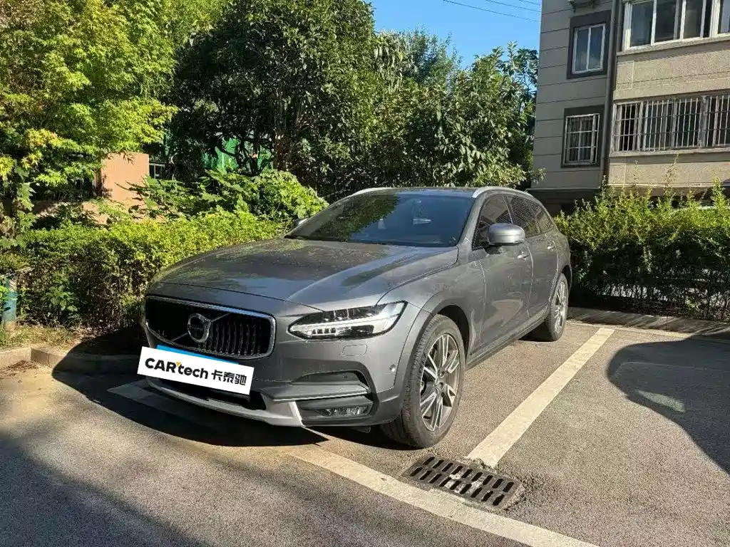 Volvo V90 — миниатюра 2