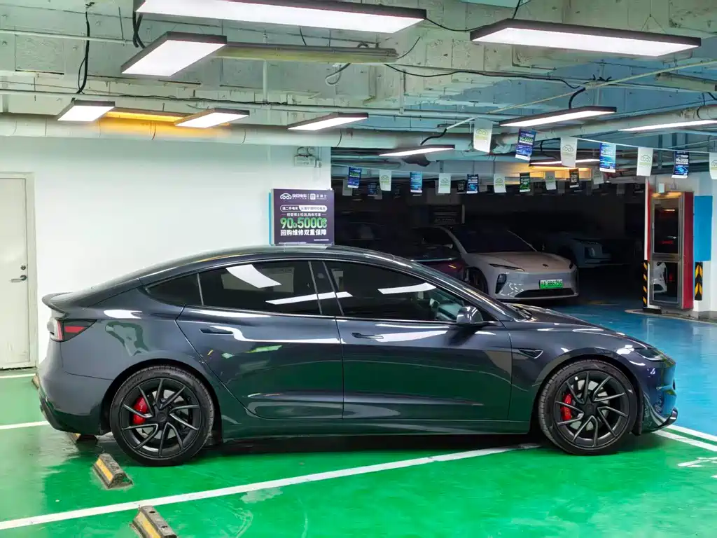 Tesla Model 3 — миниатюра 5